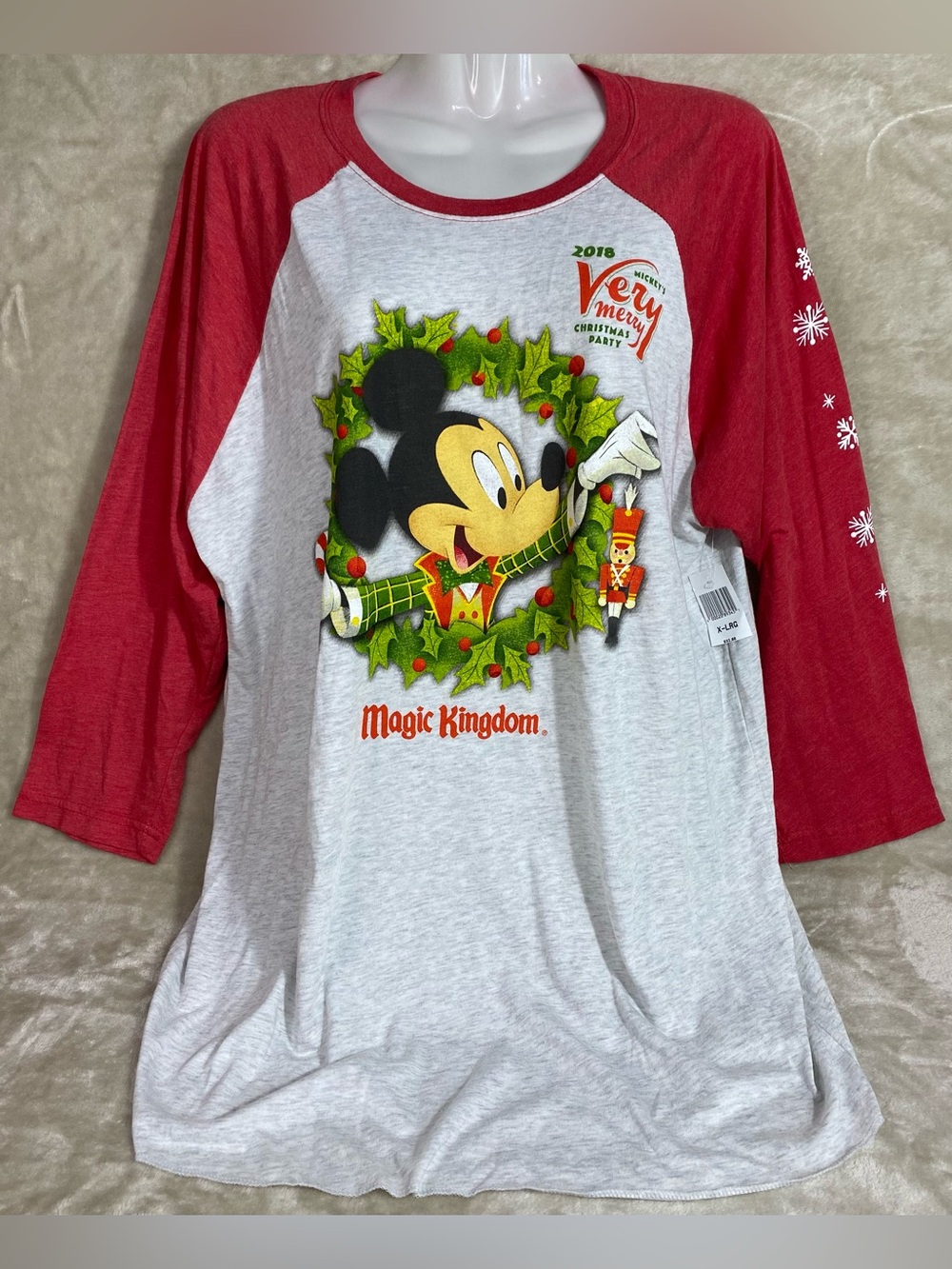 Disney Parks Mickey's Very Merry Christmas Party XL T-Shirt 2018 Raglan Sleeve